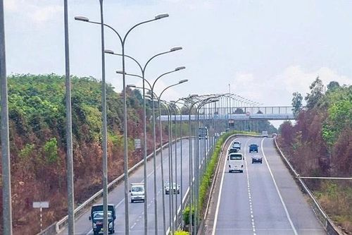 Điều chỉnh, đầu tư mở rộng quy mô đường Hòa Lạc - Hòa Bình
