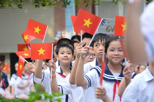 Miễn học phí cho giáo dục phổ thông công lập: Đầu tư cho tương lai