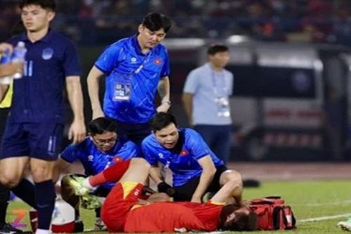 Hoàng Đức chấn thương