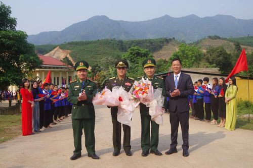 Chương trình Giao lưu sĩ quan trẻ Biên phòng Việt Nam - Lào lần thứ 4 diễn ra với nhiều hoạt động ý nghĩa