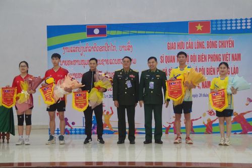Sĩ quan trẻ Biên phòng Việt Nam - Lào giao lưu, thi đấu thể thao thắt chặt tình đoàn kết