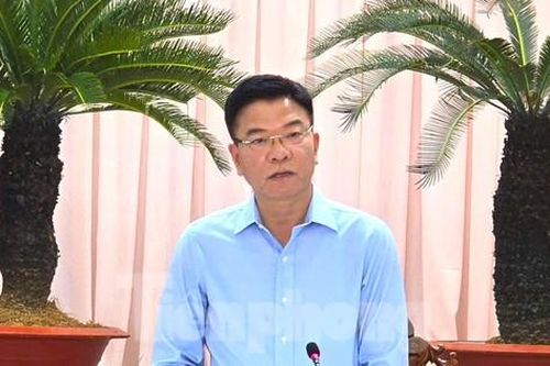 'Tôi đi tiếp xúc cử tri ở Phú Quốc thấy đụng vào đất chỗ nào cũng vướng'