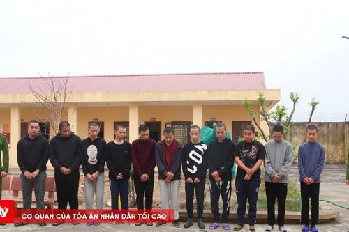 Hệ lụy khôn lường từ 'chợ vũ khí online'