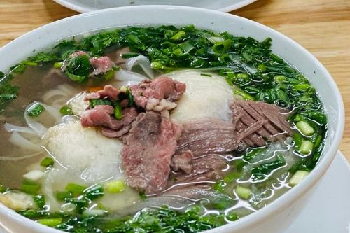Nước hầm xương nấu phở có tiềm ẩn nguy cơ gây hại không?