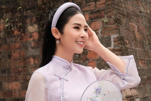 Hoa hậu Ngọc Hân tận hưởng hạnh phúc sau 6 năm kết hôn