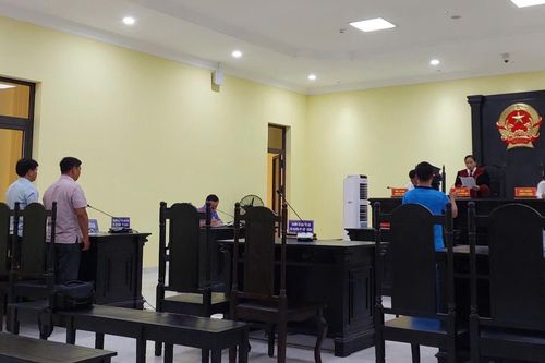 Cụ bà 93 tuổi thắng kiện UBND huyện