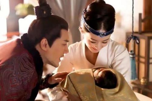 Vì sao nói phụ nữ sợ sinh con vào buổi trưa, đàn ông sợ sinh con lúc nửa đêm?