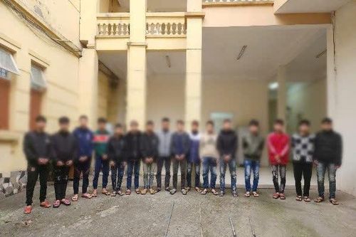 Bắt giữ nhóm thanh thiếu niên mang hung khí đi gây rối