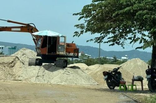 Đà Nẵng: Giá cát tăng, người dân và chủ thầu gặp khó