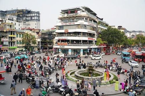 Đề nghị người dân không đỗ xe, tập trung đông người ở khu vực tòa nhà 'Hàm Cá Mập'