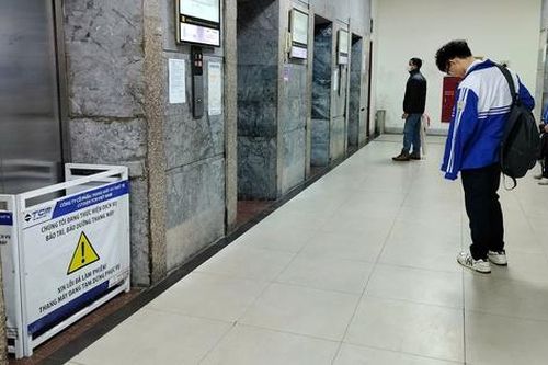 Hàng loạt thang máy gặp sự cố tại chung cư Đại Thanh: Cư dân hoảng loạn vì bị mắc kẹt gần 40 phút