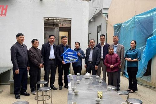 Thị xã Bỉm Sơn khởi công và trao biển hỗ trợ cho các gia đình có hoàn cảnh khó khăn về nhà ở