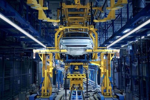 GlobalData cắt giảm dự báo sản lượng xe toàn cầu năm 2025