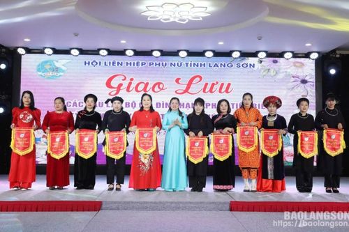 Giao lưu các câu lạc bộ gia đình hạnh phúc tiêu biểu