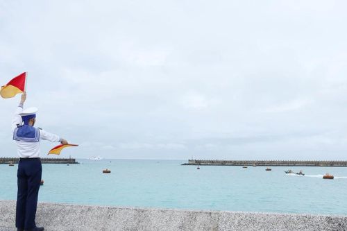 Đồng hành cùng ngư dân Trường Sa vươn khơi, bám biển