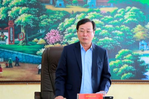 Chủ tịch UBND tỉnh Bùi Văn Quang làm việc với Ban quản lý dự án đầu tư xây dựng tỉnh