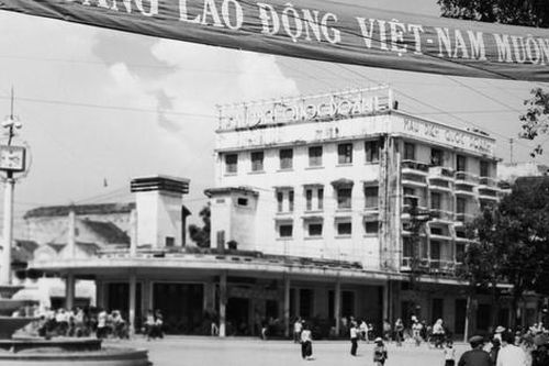 Tạm biệt 'Hàm Cá Mập', người dân 'sống' cùng ký ức
