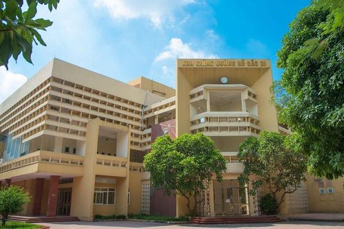 Ngôi trường nào ở Việt Nam từng có 6 bác sĩ người Pháp làm hiệu trưởng?