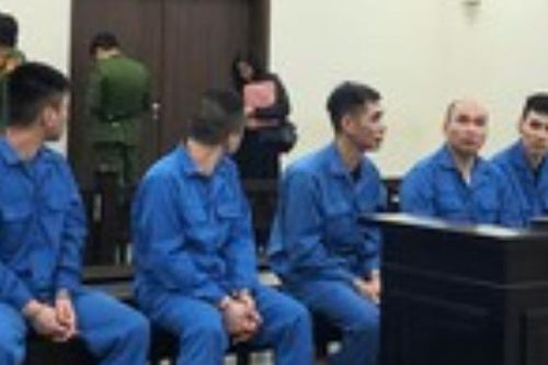 Đánh tráo vàng thật thành vàng giả lừa đảo hàng loạt tiệm vàng