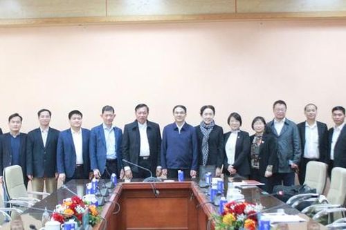 Thúc đẩy hợp tác về thiết bị y tế
