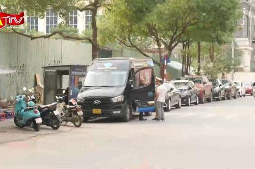Đội CSGT số 6 ra quân xử lý tình trạng 'xe dù, bến cóc'