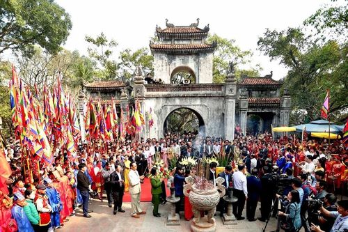 Thanh Hóa: Tưng bừng lễ hội đền Bà Triệu 2025