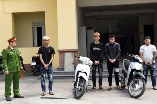 Phú Thọ: bắt 4 đối tượng dùng dao cướp tài sản của phụ nữ đi đường