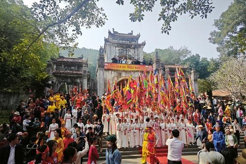 Lễ hội đền Bà Triệu: tôn vinh nữ Anh hùng dân tộc