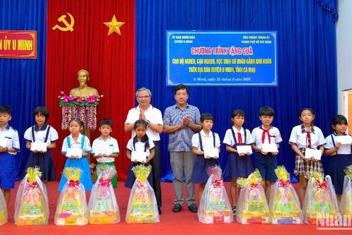 Cà Mau tiếp nhận thêm nhiều hỗ trợ an sinh xã hội từ Thành phố Hồ Chí Minh