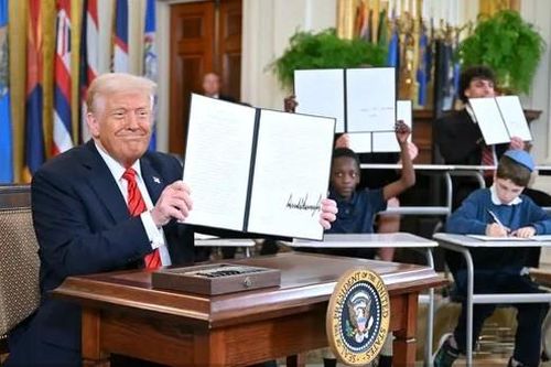 Tổng thống Mỹ: Sắp ký thỏa thuận khoáng sản với Ukraine