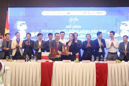 Doanh nghiệp đồng hành đào tạo sinh viên