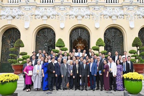 Gặp gỡ và biểu dương kiều bào có nhiều đóng góp trong xây dựng và phát triển TP HCM