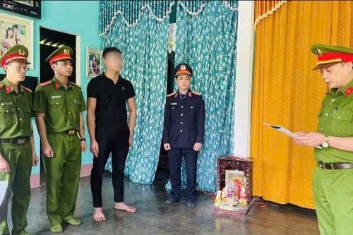 Nam nhân viên giao, nhận hàng tham ô số tiền lớn