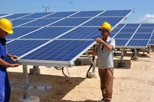 Cuba nhờ Trung Quốc giảm phụ thuộc vào nhiên liệu hóa thạch