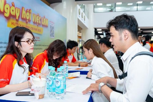 Gần 150 doanh nghiệp cựu sinh viên HUTECH về trường 'chiêu mộ' nhân tài