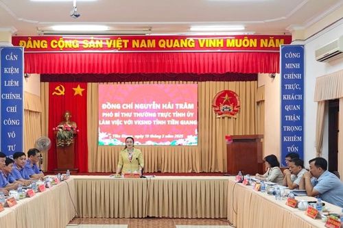 Đồng chí Nguyễn Hải Trâm, Phó Bí thư Thường trực Tỉnh ủy làm việc với VKSND tỉnh Tiền Giang