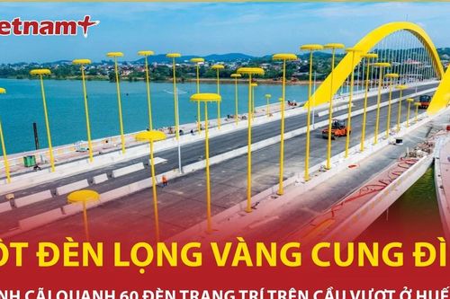 Cột đèn trang trí hình lọng cung đình trên cầu ở Huế gây tranh cãi