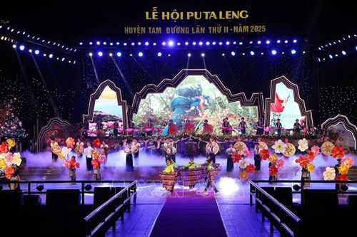 Lễ hội Pu Ta Leng tại Lai Châu: Về miền đỗ quyên rực rỡ