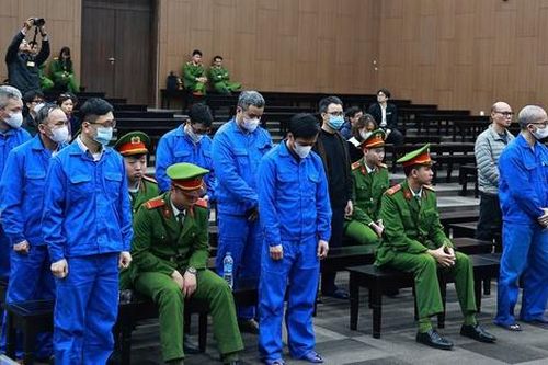 Tuyên án 13 bị cáo vụ AIC: Cựu Vụ phó lĩnh án 7 năm tù