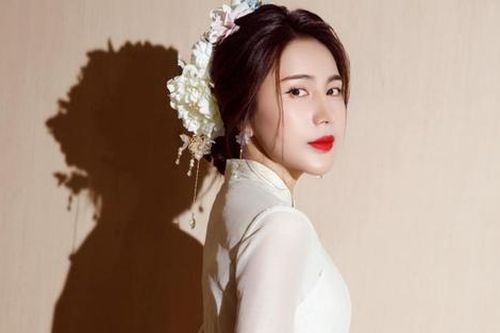 Ca sĩ Thủy Tiên biến mất