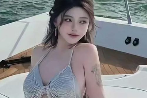 Nữ người mẫu lên mạng khóc lóc, đòi ly hôn sau 3 năm cưới