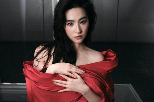 Đã rõ chuyện Lưu Diệc Phi hẹn hò với doanh nhân hơn 18 tuổi