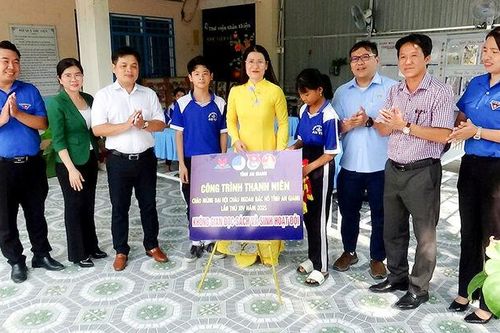 Trường THCS An Tức khánh thành công trình 'Không gian đọc sách và sinh hoạt Đội'