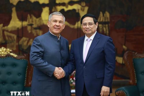 Đề nghị Tatarstan xem xét xây dựng nhà máy sản xuất ô-tô Kamaz tại Việt Nam