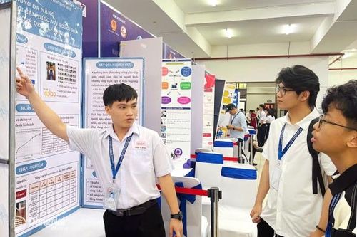Phần mềm hỗ trợ giao tiếp cho người khiếm thính và khiếm thị