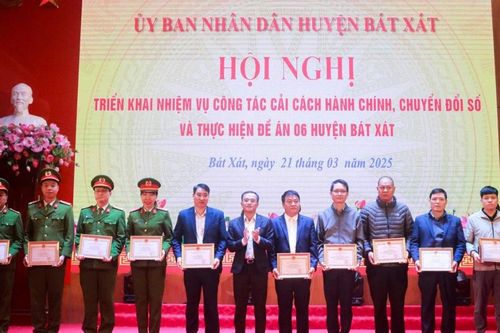 Bát Xát triển khai nhiệm vụ cải cách hành chính, chuyển đổi số và Đề án 06 năm 2025