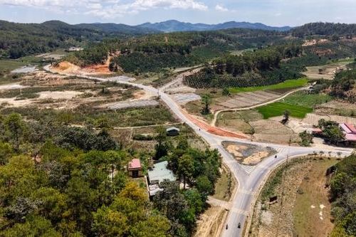 Quốc lộ 28B nối biển và hoa đang được đẩy nhanh tiến độ hoàn thiện