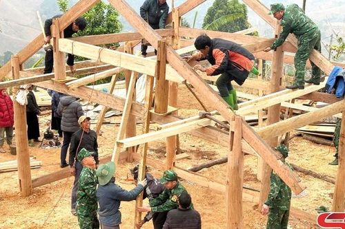 Những bước chân tuần tra không mỏi