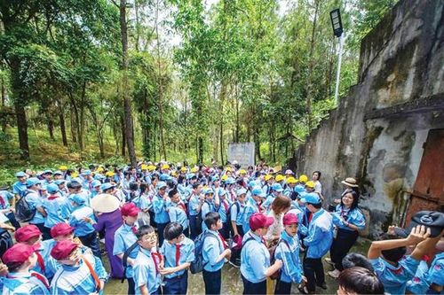 Hành trình về nơi lưu dấu những giá trị lịch sử, cách mạng
