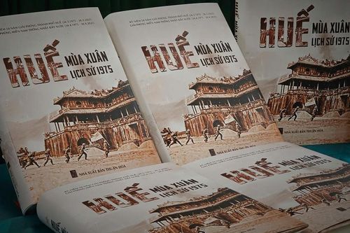 Ra mắt sách 'Huế - mùa Xuân lịch sử 1975'